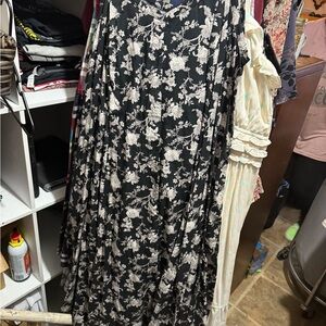 Torrid Black and Cream Floral Maxi Dress